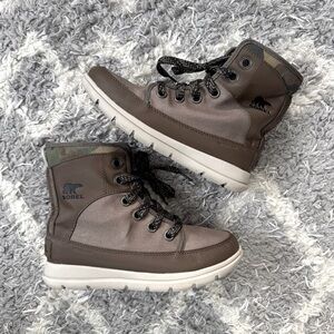 Sorel Women's Brown and Cream Boots